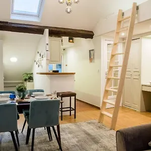 Appartement Spacious In Hyper Center - Smart Tv & Wifi - 4p, Paris